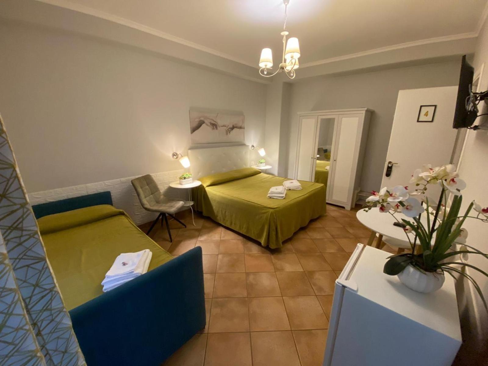 Quarto Triplo Básico